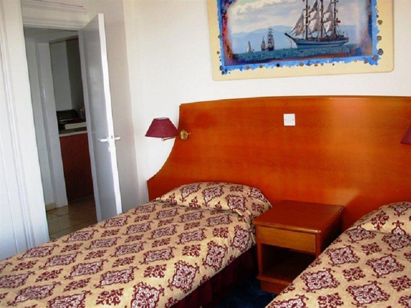 Zodiac Hotel Apartments Larnaca Luaran gambar