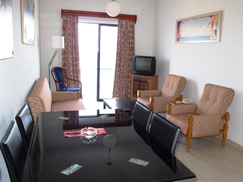 Zodiac Hotel Apartments Larnaca Luaran gambar