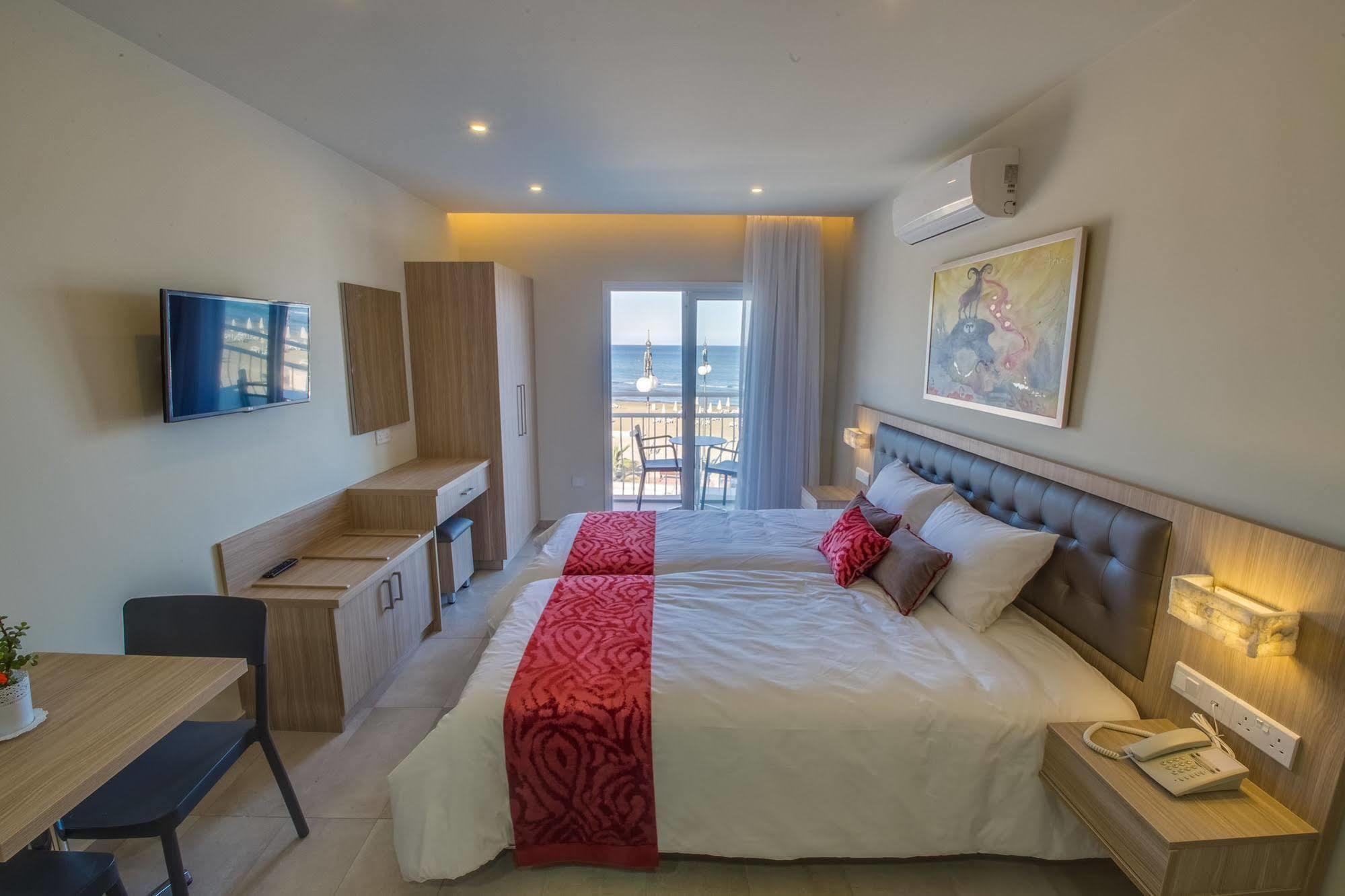 Zodiac Hotel Apartments Larnaca Luaran gambar